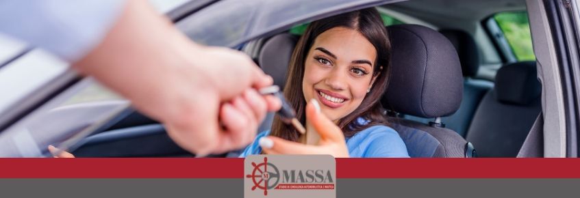 Trapasso auto: costi e informazioni per auto e ciclomotori